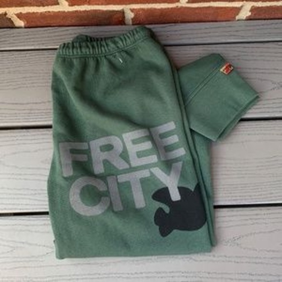 FREECITYlarge Logo Sweatpant Stardust